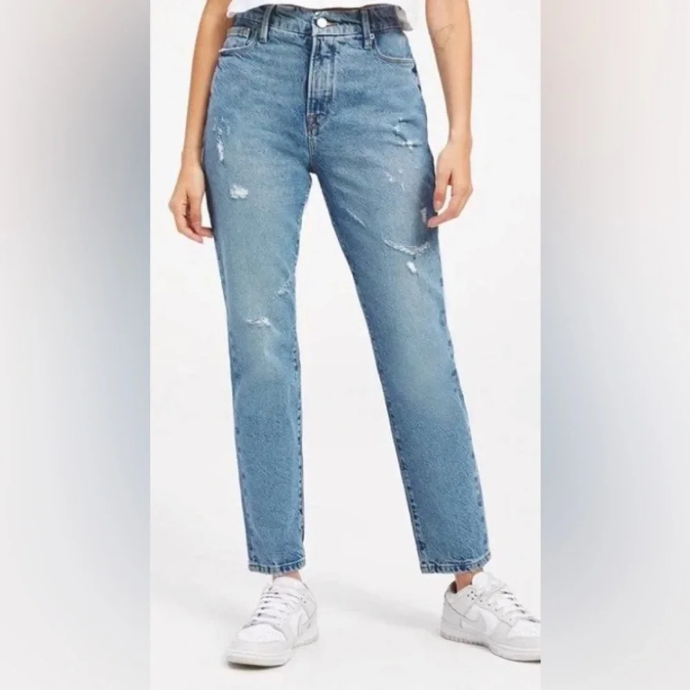 Good American Good Classic High Rise Distressed Slim- Straight Jeans, Size: 2 - Picture 1 of 9